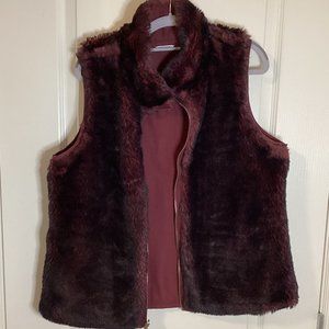 Lady Hathaway Women's Red Reversable Vest Size M Faux Fur Lining Pockets Warm